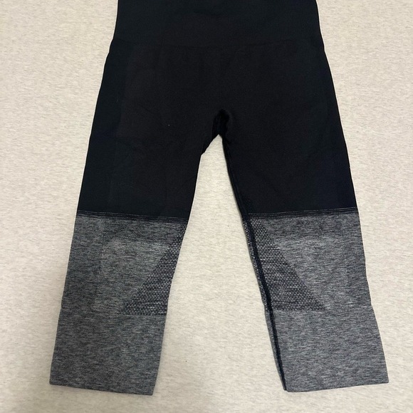 lululemon athletica Pants - Lululemon Athletica Two-Tone Black and Gray Leggings